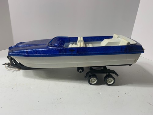 Tonka Jeep Jeepster W/ Plastic Boat & Trailer Blue Vintage Pressed Steel Nice - Picture 3 of 17