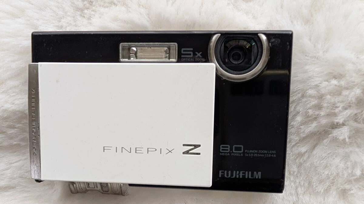 FUJIFILM フジフィルム FINEPIX Z-100fd デジタルカメラ Amazon.com : Fujifilm Finepix Z100fd 8MP Digital Camera with 5x