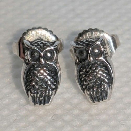 James Avery Rare Retired Sterling Silver Tiny Small Owl Bird Stud Earrings 925 - Picture 1 of 5