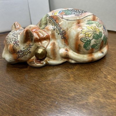 Chinese  Sleeping Cat Floral Enameled Porcelain Hand Paint Qianlong Period