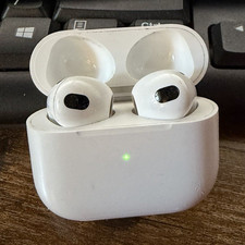Apple AirPods Gen 3 White Wireless Bluetooth In-Ear Earbuds w/ Charging Case