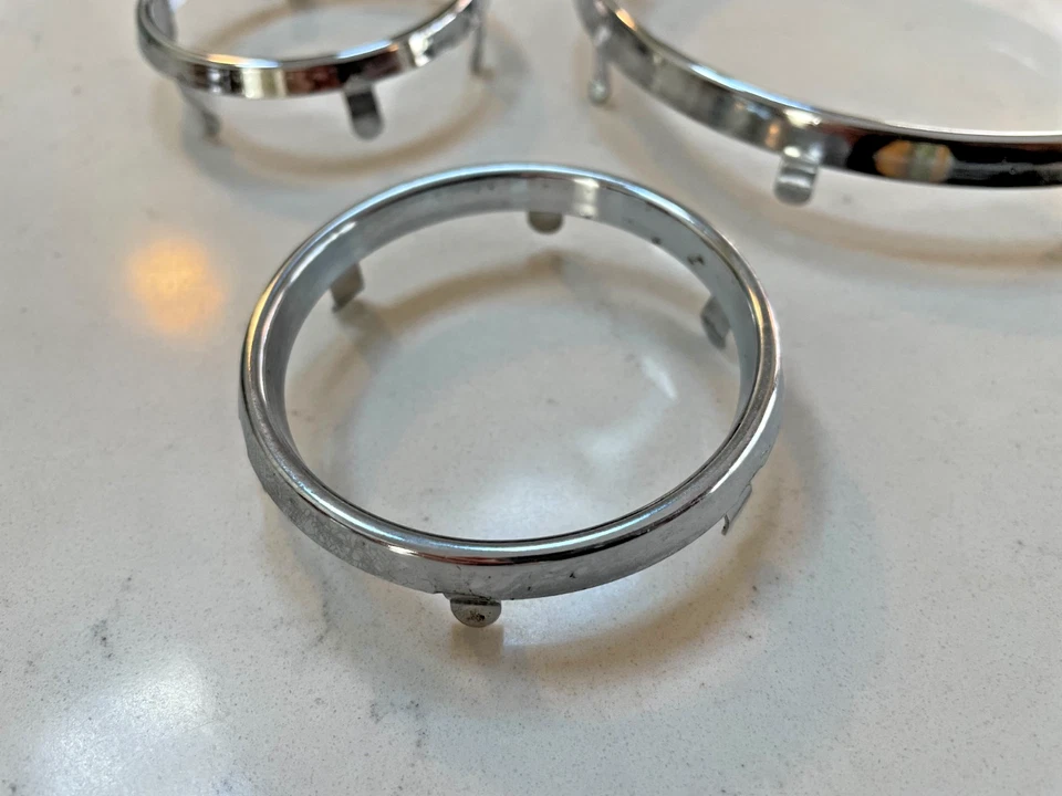 Juego de bisel de calibre Ford 1956 anillos de ajuste cromados Fairlane Customline B6A-17238-K 56 Foto 2 de 4