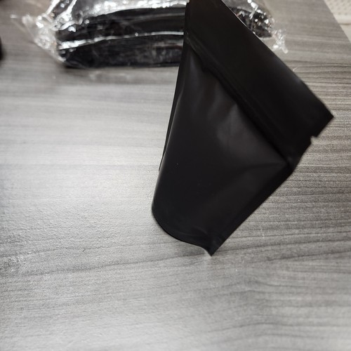 Smell Proof Stand up Bags Aluminum Foil Resealable Zip Lock 4x6x2.5 (100 pcs) - Picture 4 of 6