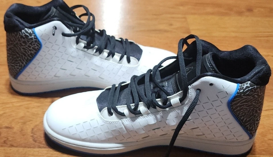 Nuevas zapatillas de baloncesto Air Jordan Illusion 705141-105 blancas/negras para hombre talla 10 Foto 3 de 4