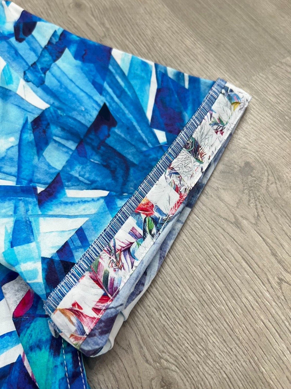 Robert Graham SANDERSON Tropical Print Size S Classic Fit Short Sleeve NWT