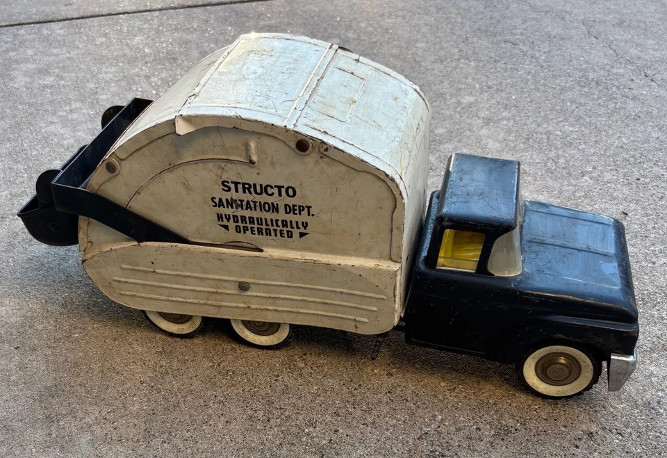 Vintage Early 1960's Structo Sanitation Dept Pressed Steel Garbage Truck - Image 3 of 4