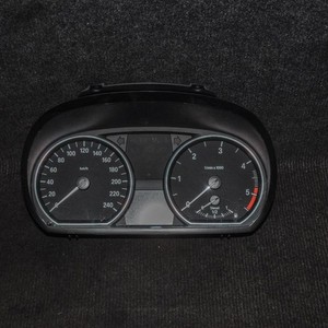 BMW 1 Kombiinstrument Tachometer E81 Diesel KMH 9166821 1024952 2011 LHD