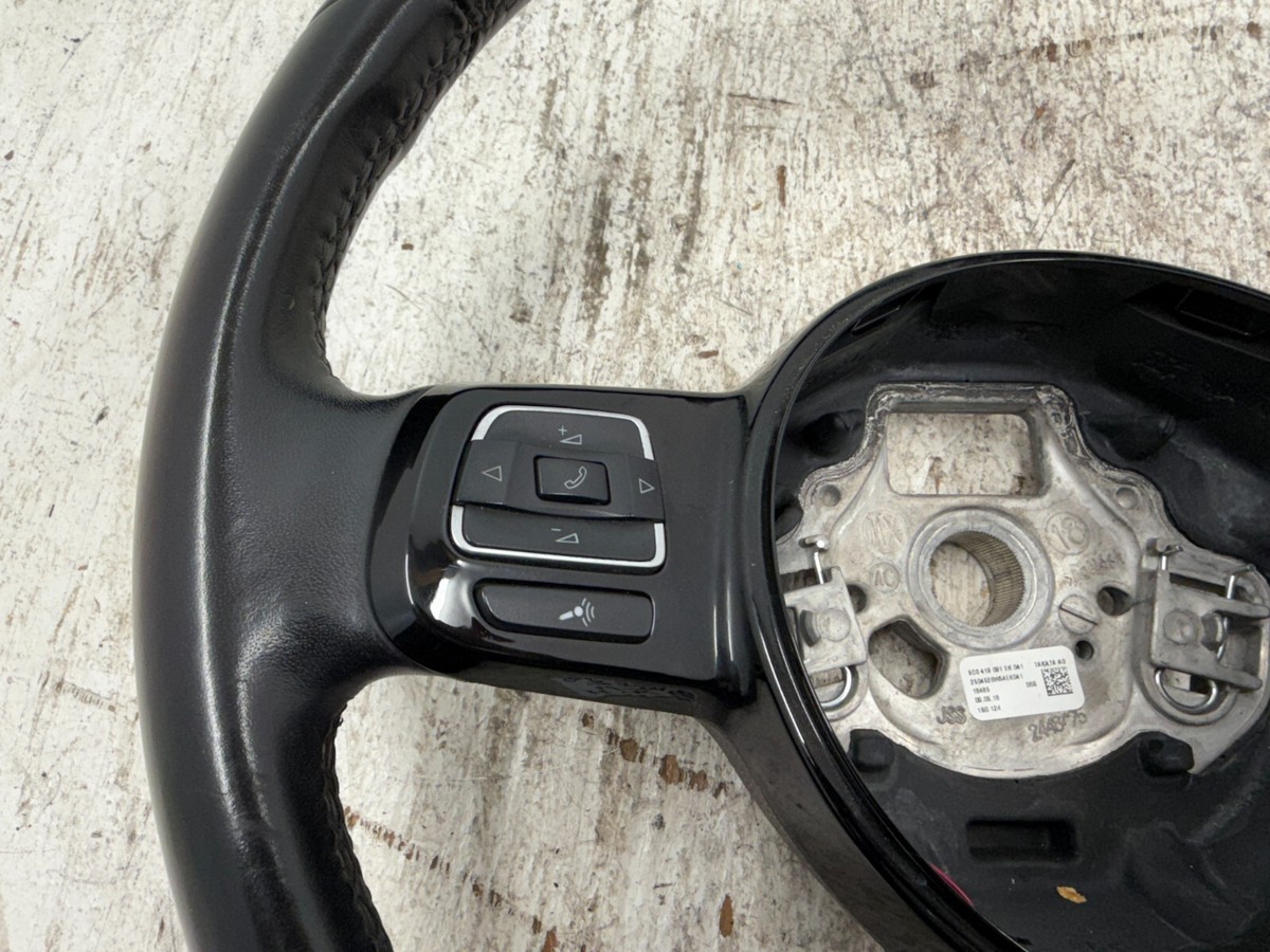12-19 VW BEETLE OEM BLACK LEATHER FLAT BOTTOM MULTI FUNCTION