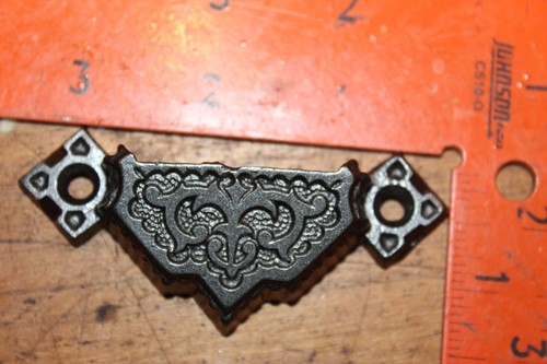Antique Victorian Cast Iron Detailed Bin Apothecary Cupboard Drawer Pull L-84 - Picture 6 of 6