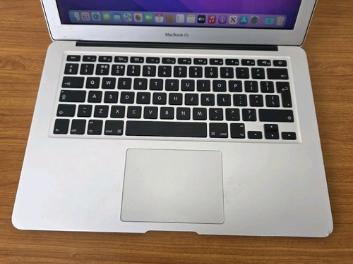 Apple MacBook Air A1466 Early-2015 13" i5-5250U 1.60GHz 4GB RAM 128GB SSD - Picture 4 of 8