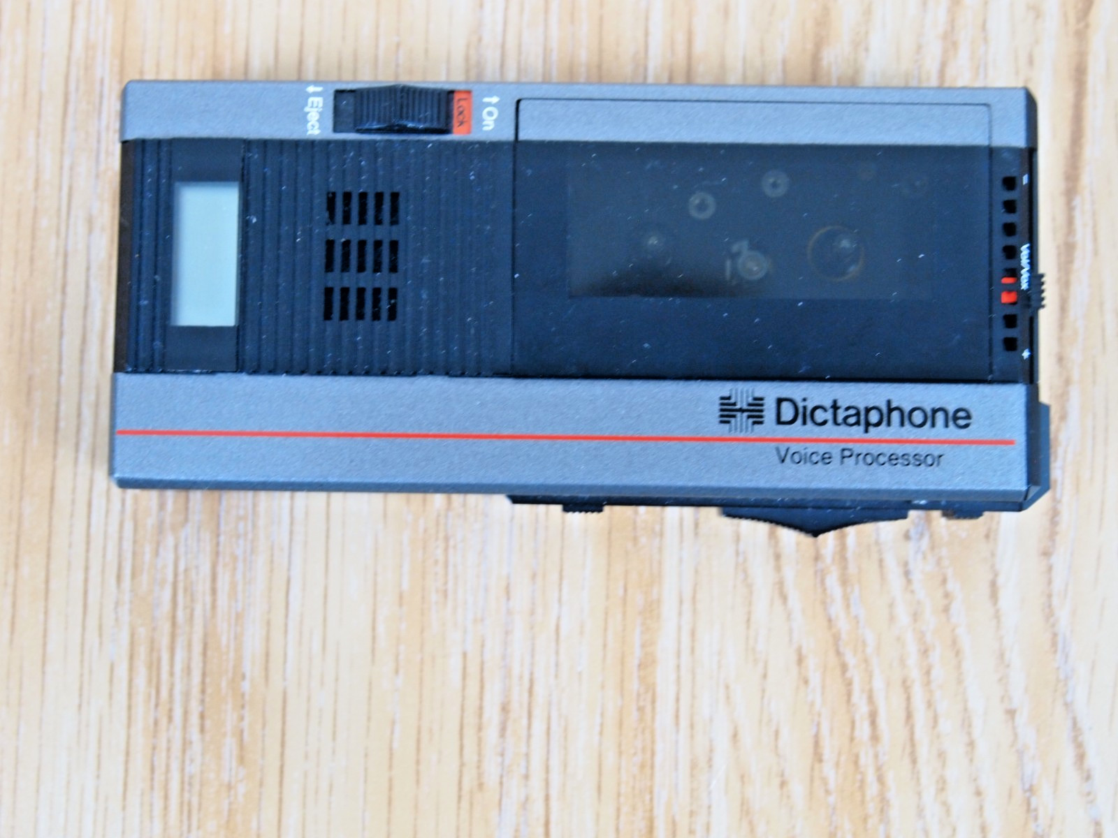 Dictaphone Voice Processor Microcassette 1254 Recorder Case Tapes Mic Pickup