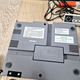 Nintendo NES Action Set Condole Orange Blaster in Original Box 