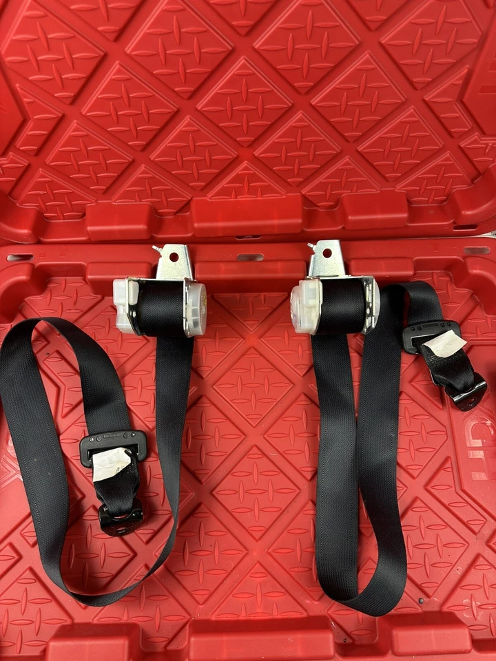 Mitsubishi Outlander Sport 2013 LH RH cinturón de seguridad trasero retractor 2ND segunda fila Foto 2 de 4