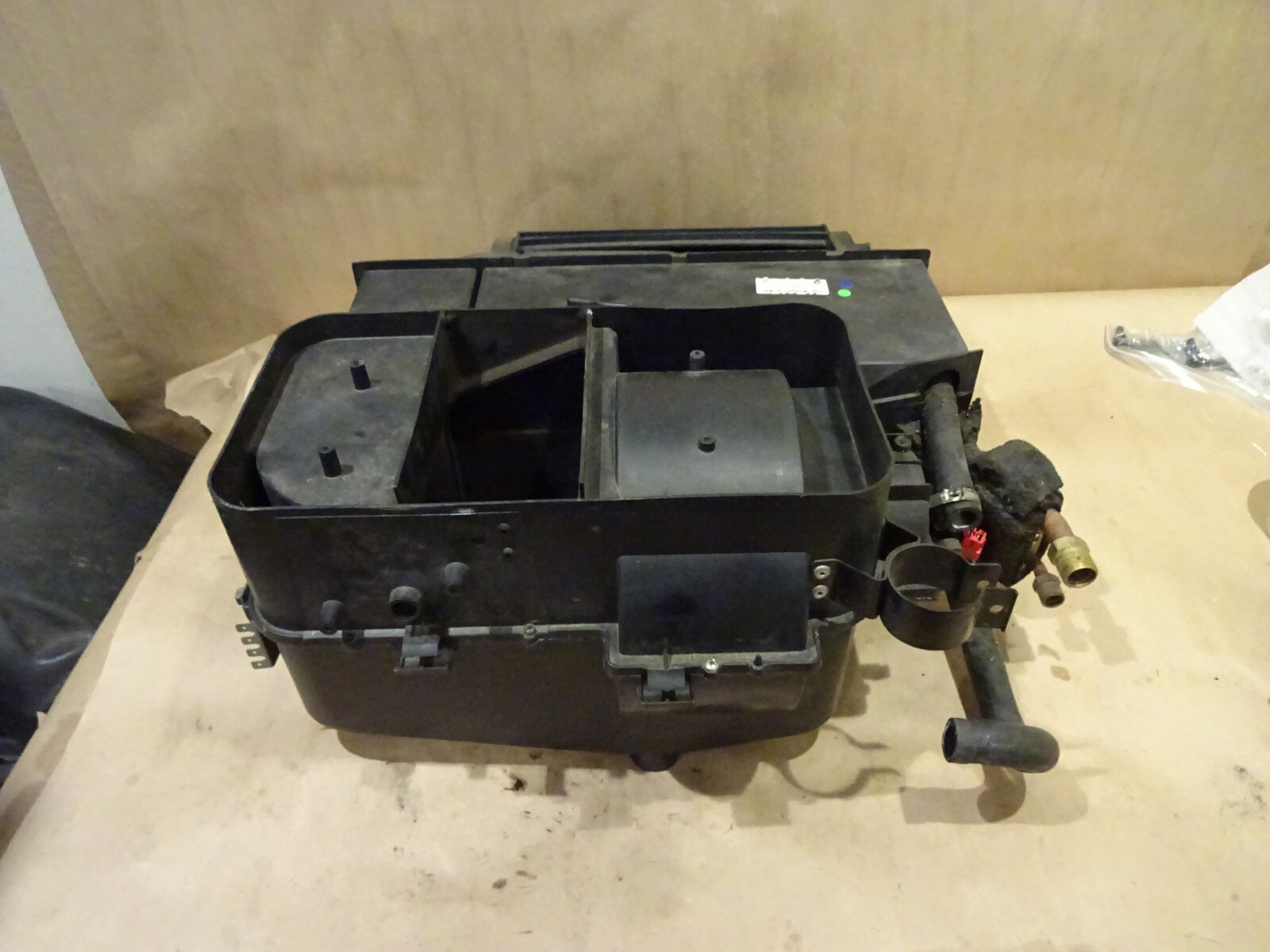 Ferrari 355 - Evaporato Unit Box With Motor - P/N 64256200