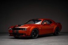AUTOart Dodge Challenger SRT Hellcat 1/18 Cinnamon Stick/Dual Gunmetal *RARE*