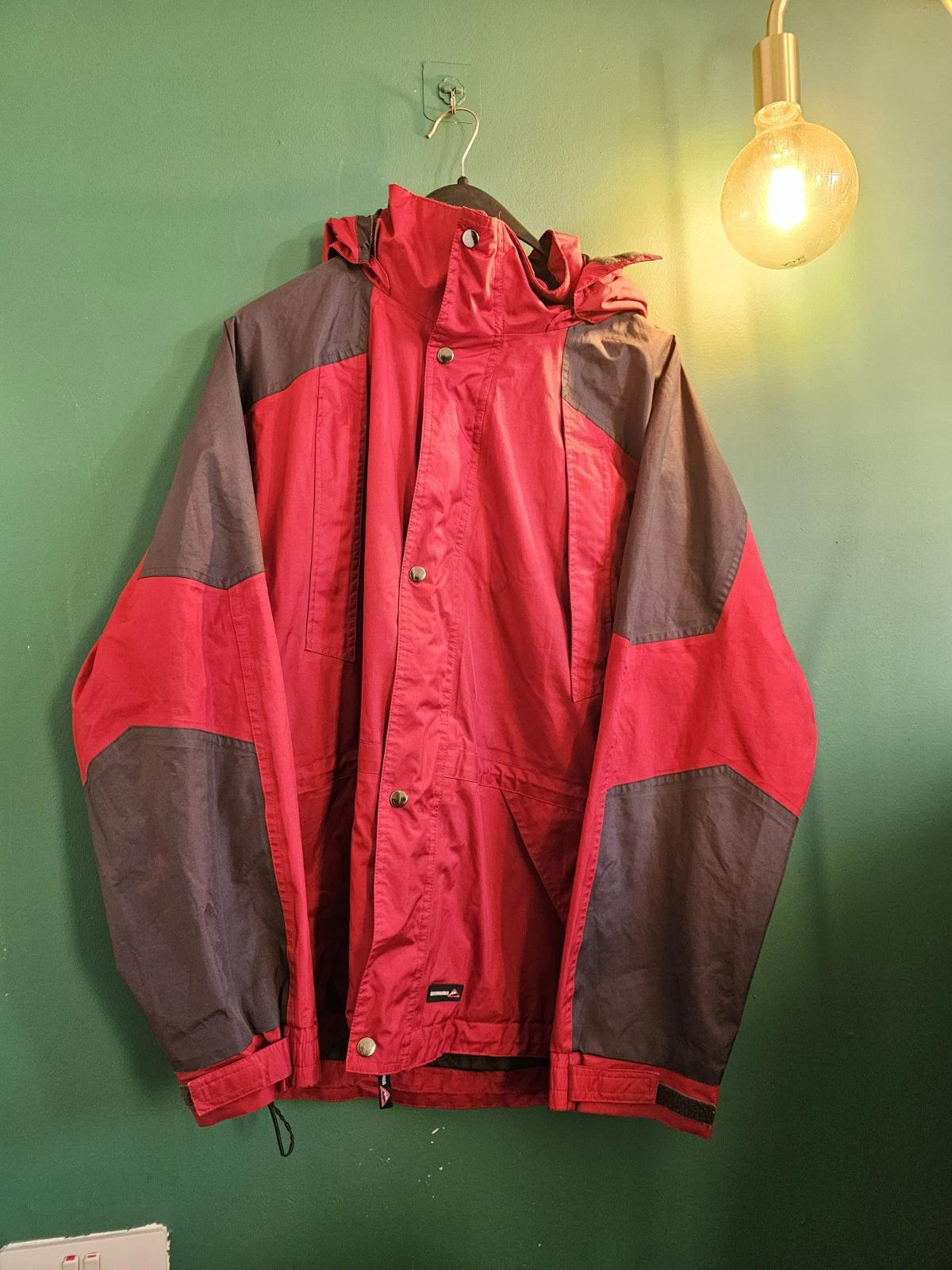 Size Medium Snowdonia Red Vintage Hiking Outerwear Waterproof Coat
