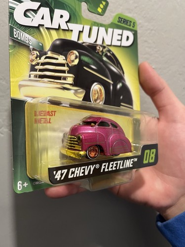 Car Tuned Series 5 ‘47 Chevy Fleetline #08 Chase - Picture 2 of 3