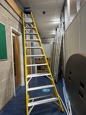 10 Thread fibre glass ladder