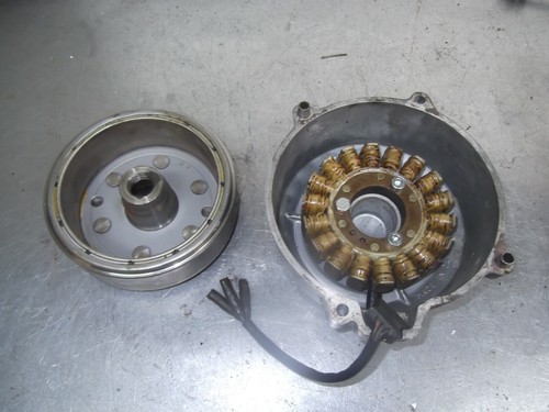 KAWASAKI ZR550 ZEPHYR GENERADOR ROTOR, ESTATOR Y CUBIERTA - Imagen 2 de 2