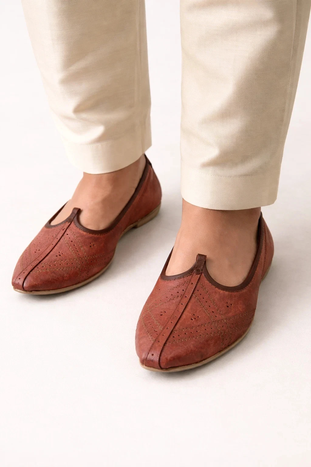 Men Shoes Leather Size US 9 Handmade Indian Oxfords Mojaries Jutties Flat Brown
Opens in a new windo