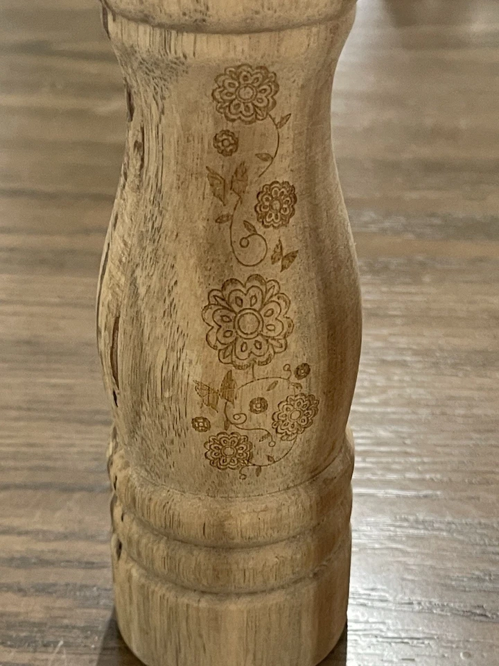 Pioneer Woman Pepper Grinder Mill Cream Carved Acacia Wood Farmhouse NEW - Image 2 of 4