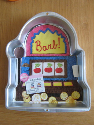 1998 Wilton Obstautomat/Spielautomat Kuchenform mit Beipackzettel 14X12 2105-2033