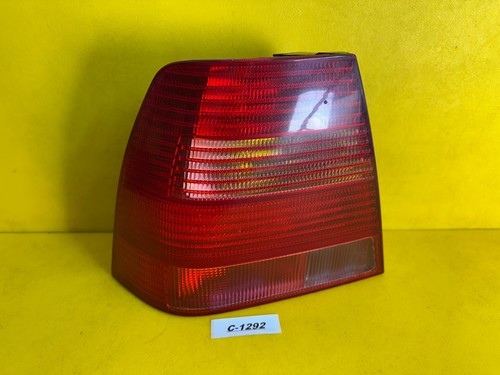 VW Bora Rückleuchte Rücklicht links  1J5945257