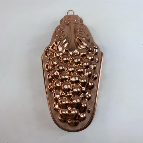 Vintage Grape Cluster Aluminum Copper Mold Jello Gelatin  MCM Kitchen Hanging