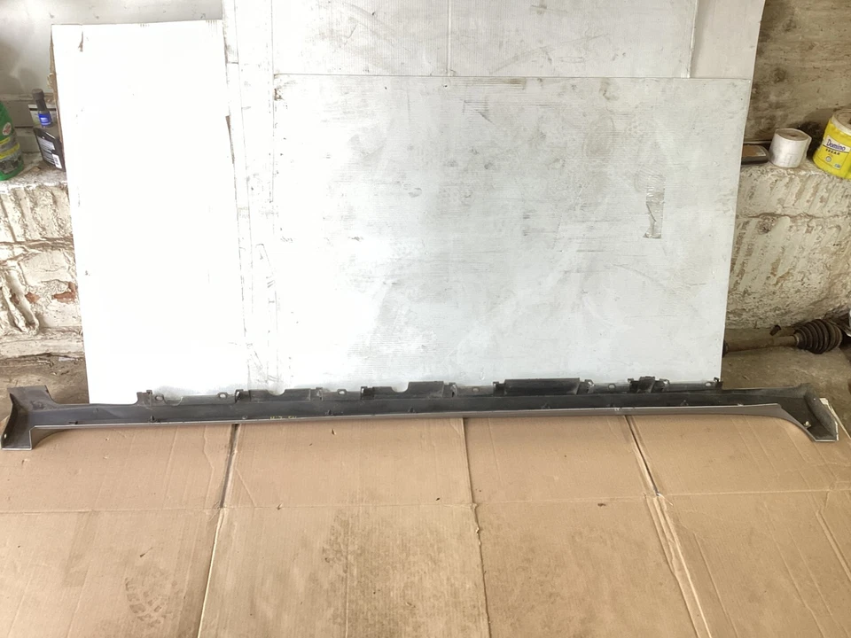 Panel de moldeo de faldón basculante lateral izquierdo Toyota Sienna 2011-2017 75852-08020 OEM Foto 4 de 4