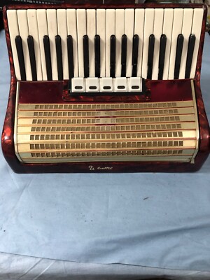 Accordion Weltmeister 60 bass - right side