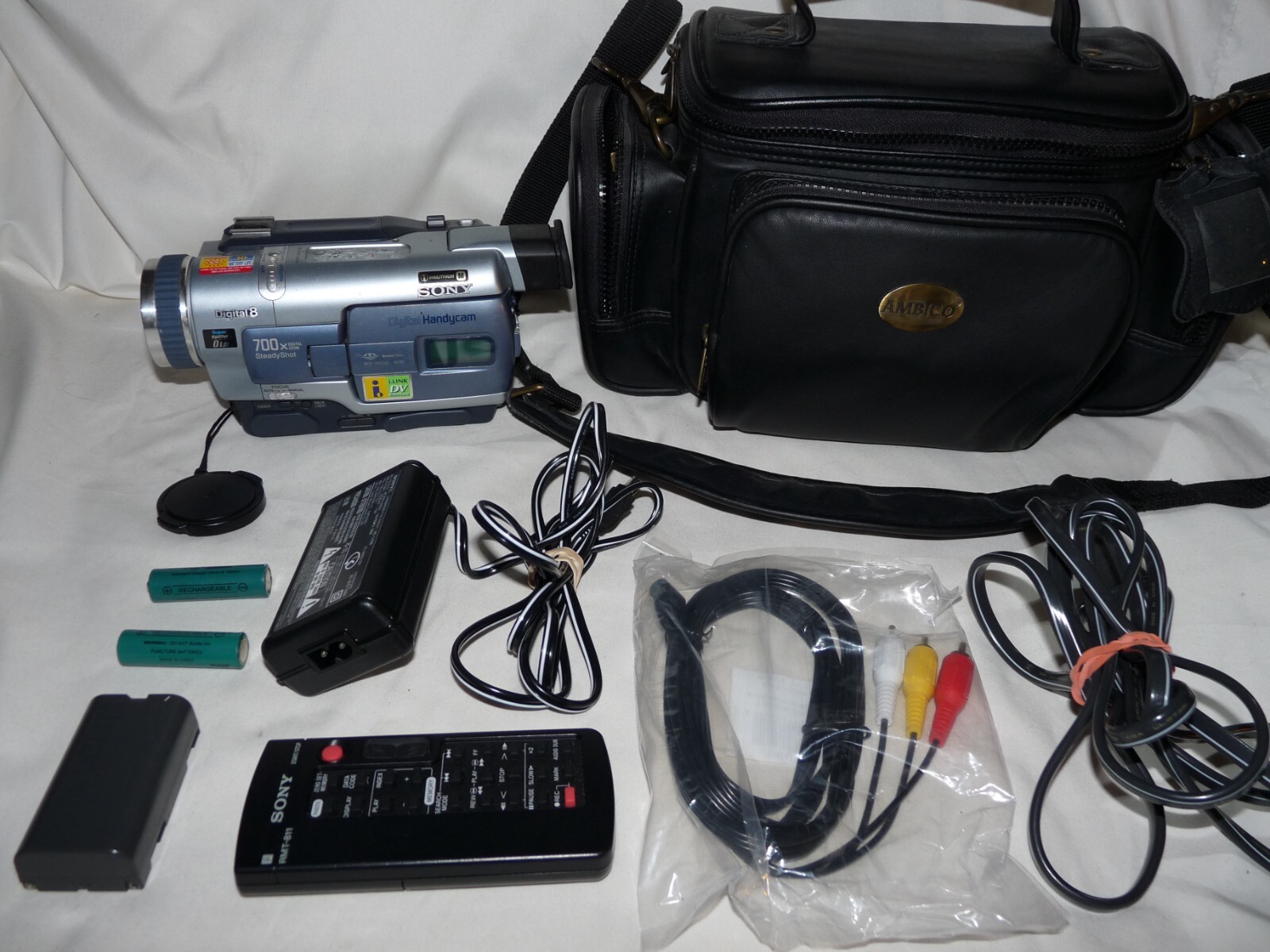 READ DESCRIPTION Sony DCRTRV330 Digital8 HI8 8mm Video8 Camcorder VCR