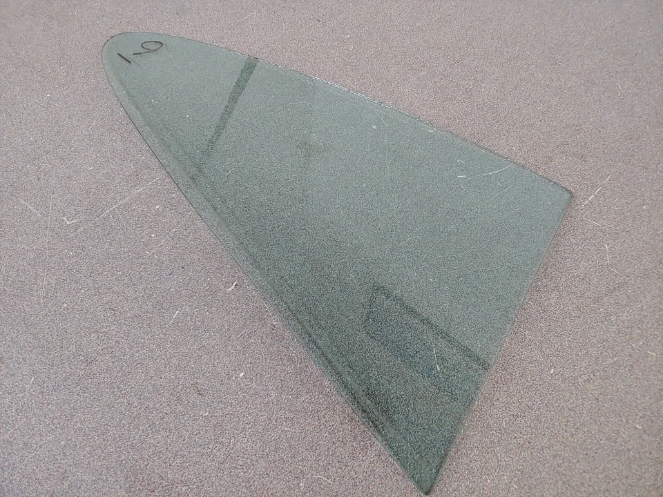 BONITO ORIGINAL PORSCHE 911 930 TRASERO DERECHO FIJO SEKURIT-1F TINTE CUARTO VENTANA 9 Foto 3 de 4