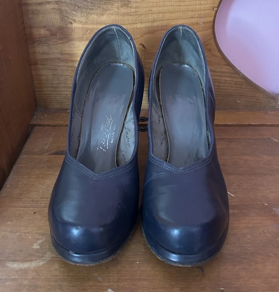 罕见 复古 20 世纪 40 年代 50 年代 黑色皮革 古巴鞋跟 Tim Fred 泵 旧好莱坞 7.5-8 — 第 2/4 张图片