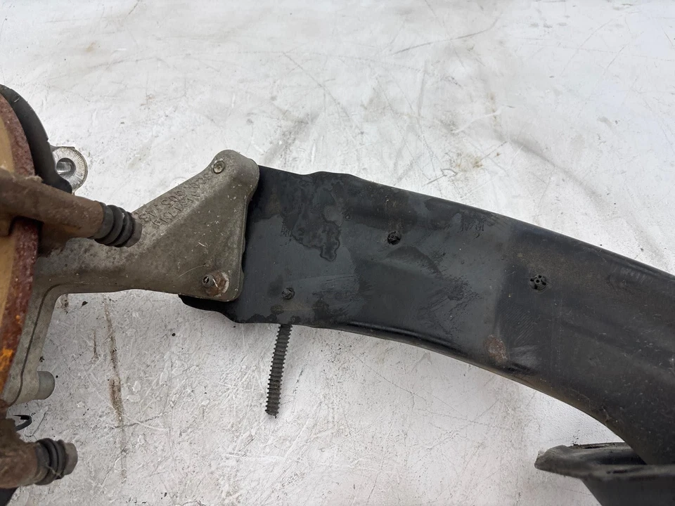 Audi Q3 2015-2018 eje trasero izquierdo lado del conductor buje de nudillo OEM Foto 3 de 4