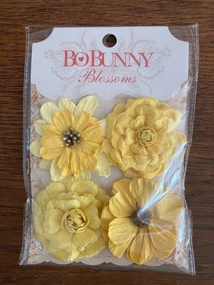 Bo Bunny Blossoms  Buttercup Zinnia   Papierblumen gelb Scrapbooking