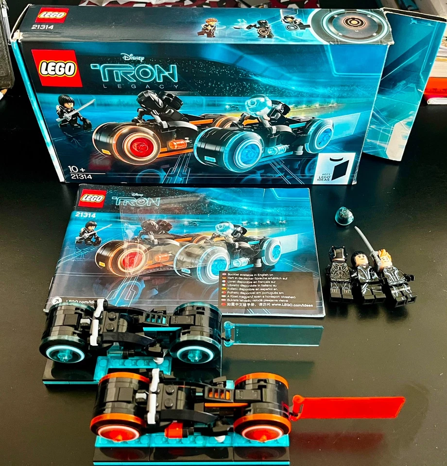 LEGO Ideas 21314 TRON: Legacy, foto 1 di 2