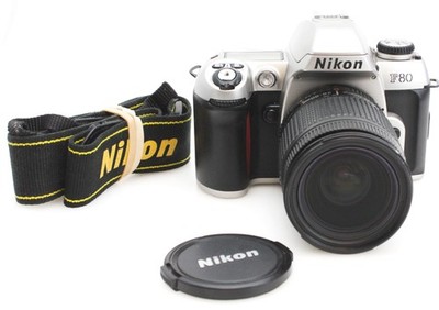 Nikon F80 analoge Kleinbildkamera mit AF 28-80mm f3.5-5.6D - Champagner