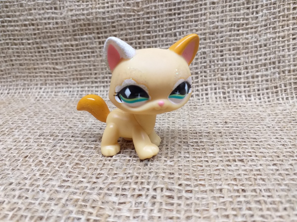 Littlest Pet Shop LPS Authentic 626 Walking Cat Diamond Eyes