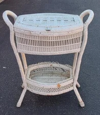 Beautiful Vintage Woven Wicker Sewing Basket – GDC – GREAT OLDER PIECE – TLC