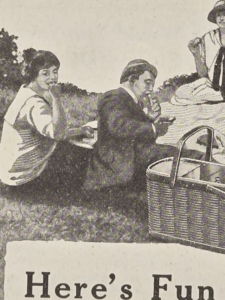 1918 Hawkeye Picnic Basket Refrigerator Burlington, Iowa Print Ad 4" x