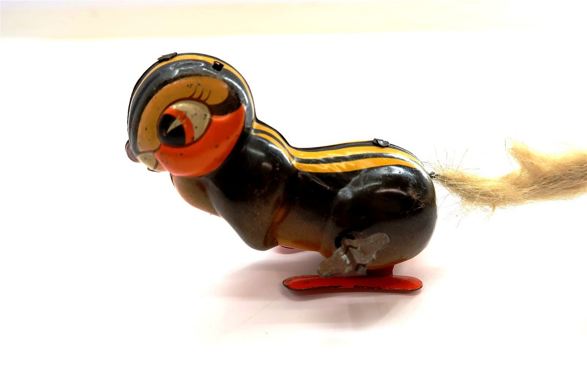 Vintage LINEMAR / MARX Toys Windup Squirrel / Chipmunk Toy Tin