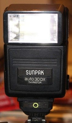Sunpak Auto 30DX Thyristor Camera Flash for Shoe Mount Cameras TESTED WORKS