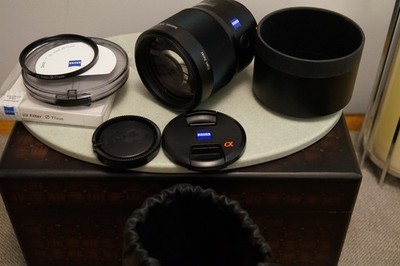 SONY ZEISS Sonnar T* 135mm F/1.8 ZA SAL-135F18Z Telephoto Lens