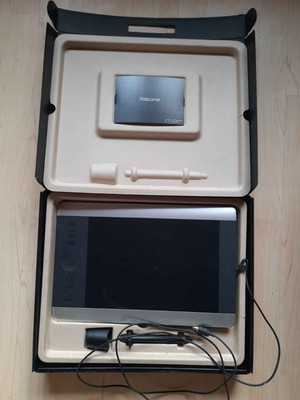 Grafiktablet/Zeichentablet Wacom Intuos Pro Medium PTH-651