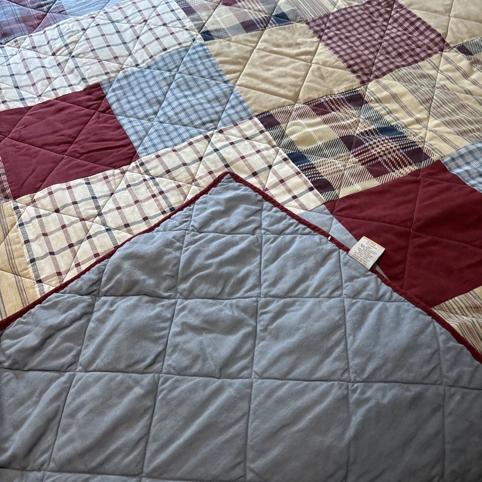 Room Essentials Primitive Americano Block Shape Queen Quilt, Pillow Shams 90x84” - Image 3 of 4