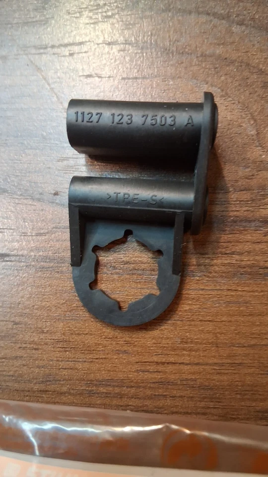 Stihl MS290 MS310 MS390 Tank Vent/Carb Gromet 1127 123 7503 1 of 3 styles --A1a - Image 2 of 4