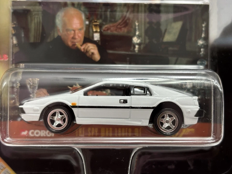 Corgi 1976 Lotus Esprit James Bond 007 “The Spy Who Loved Me” White Sealed 1999 - Image 3 of 4