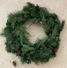 Frontgate 24" Faux Green Christmas Wreath W/ Lights (Not Working See Desc)