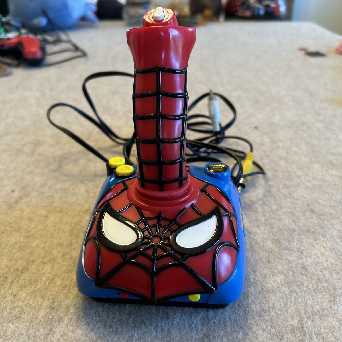2004 Jakks Pacific Marvel Spider-Man Plug n Play Handheld TV