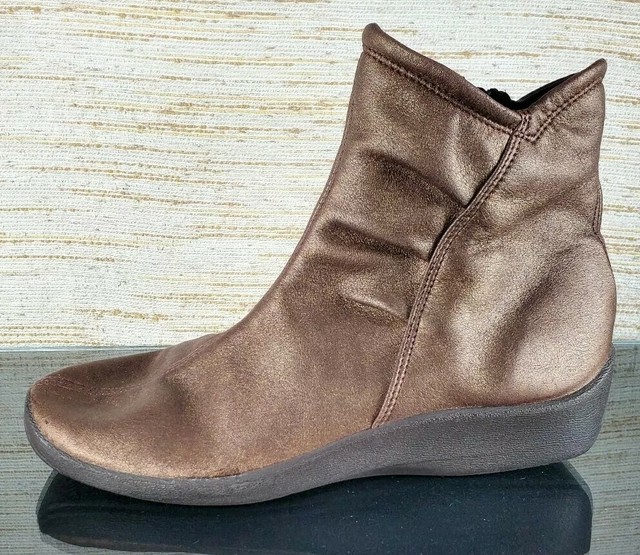 lightweight ankle boots